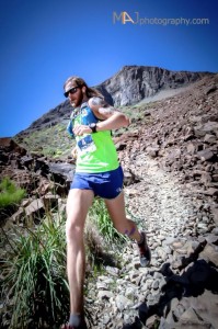 Trangrancanaria 125k - Timothy Olson running into Arteara aid station